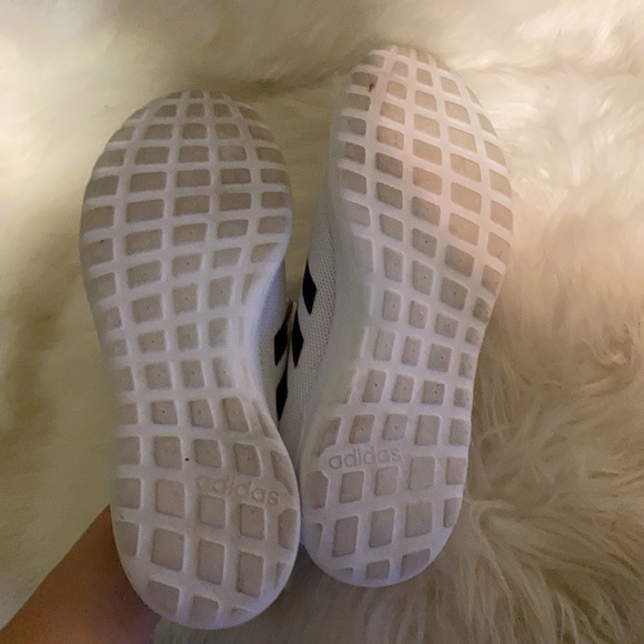 Adidas cloudfoam size 6 women’s fit like 7 - Picture 2 of 5